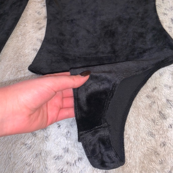 Velvet bodysuit - Picture 3 of 6